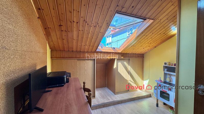 Foto 559c2060-8780-465e-9949-feb8b84a1a45. Casa amb calefacció a Lavadores Vigo