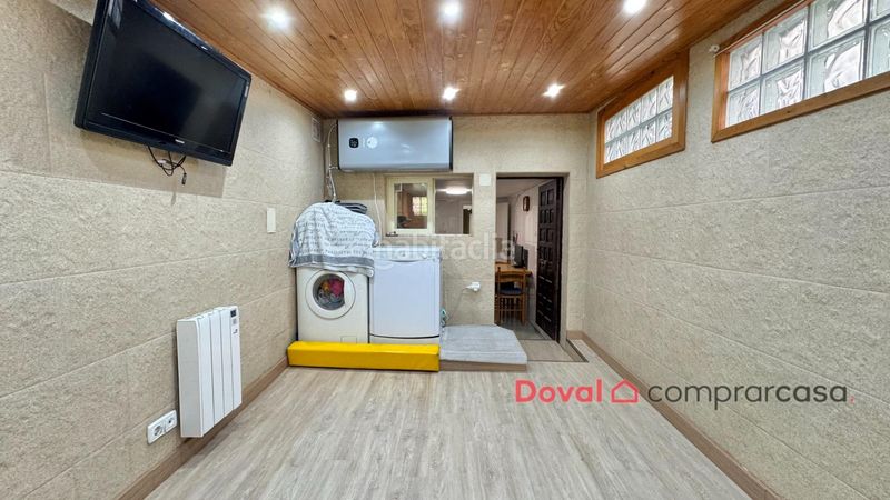 Foto e5ae933a-3f8e-4421-8b39-4f10f9248476. Casa amb calefacció a Lavadores Vigo