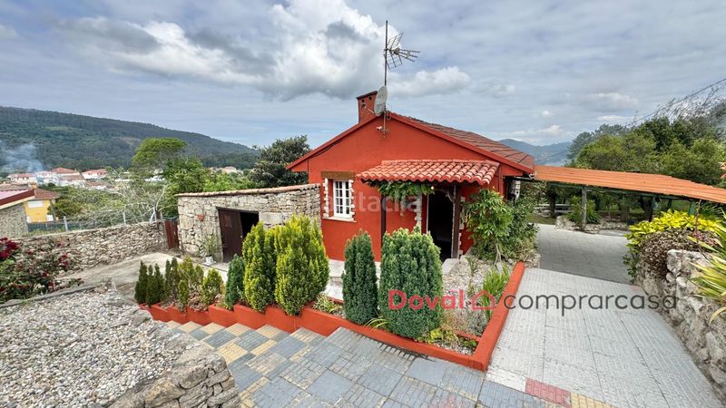 Foto 07e8fd90-54df-4eb9-974e-3412b371d26c. Casa amb aparcament a Gondomar