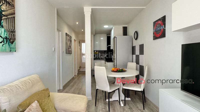 Foto 4a68e125-4bd7-424c-a63f-db56745f34f2. Casa a Lavadores Vigo