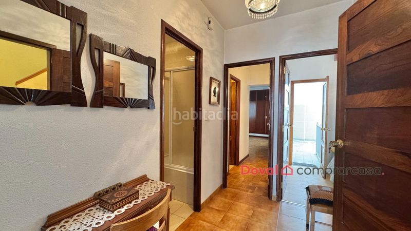 Foto 4757f3e1-524c-4cd4-8a7c-a2bdc9727e11. Casa a conde vallellano 12 a Carballiño (O)