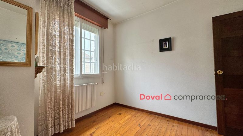 Foto 8a046e33-ca09-4935-b6ab-5eb56800152b. Casa a conde vallellano 12 a Carballiño (O)