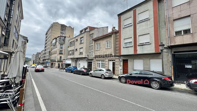 Foto d9c8fc54-8e84-4de3-b5bd-7c596a99781b. Casa a conde vallellano 12 a Carballiño (O)