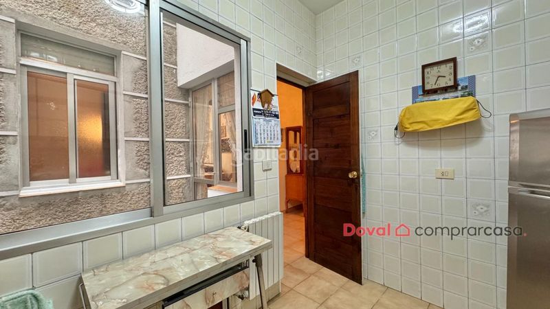 Foto db3de48f-785f-4390-bef8-4eda5daa6f76. Casa a conde vallellano 12 a Carballiño (O)