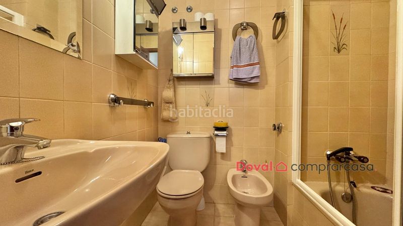 Foto ee0a73fc-3aae-4ebf-8536-0de39a2aa019. Casa a conde vallellano 12 a Carballiño (O)