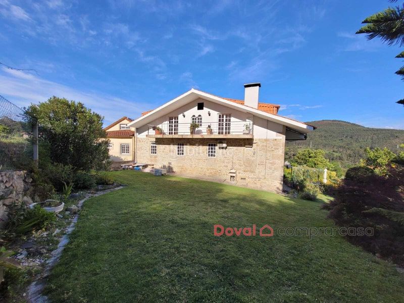 Foto 8b3d15a5-14b8-4bbe-9b08-1933b173dcb4. Xalet amb aparcament a Rosal (O)