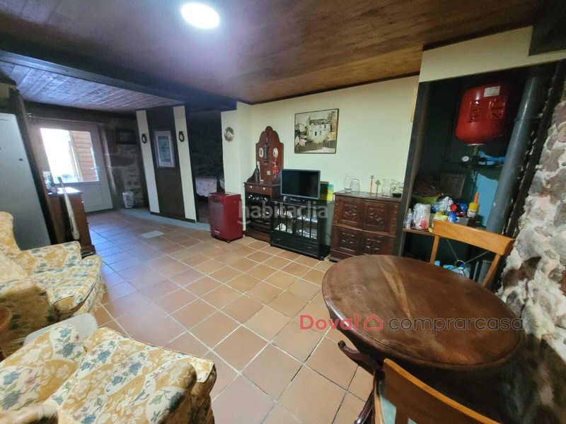 Foto 9167fbfa-8384-4c5d-b22a-755885d6daa8. Xalet amb aparcament a Rosal (O)