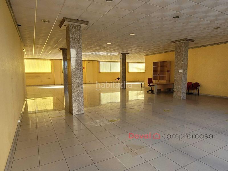 Foto ccd4defd-1e73-42b6-8739-bd078d2db3e3. Lloguer local comercial a Tui