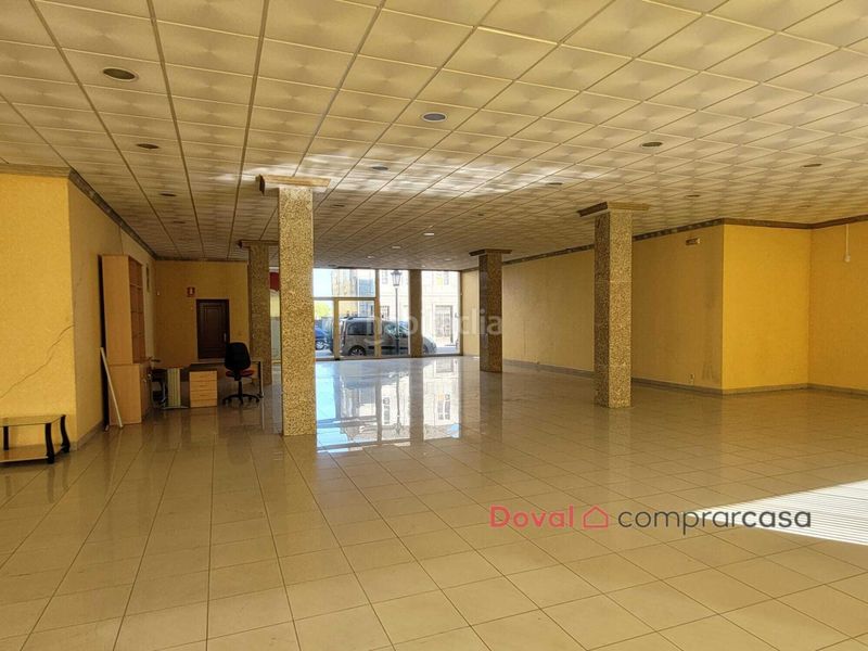 Foto f363abc6-728b-4c0e-b02b-7612ac6a9f40. Lloguer local comercial a Tui