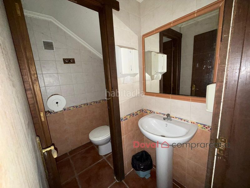 Foto 5ff07458-eddc-4f52-8d86-742e301b2a78. Affitto locale commerciale in Tui