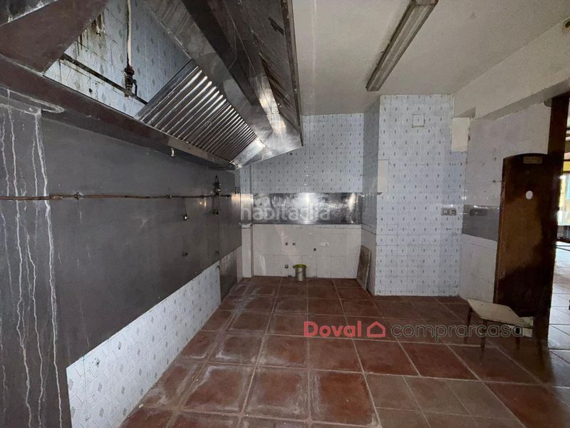 Foto 50c4af8b-87e4-425a-9553-70ace32a693a. Lloguer local comercial a Tui