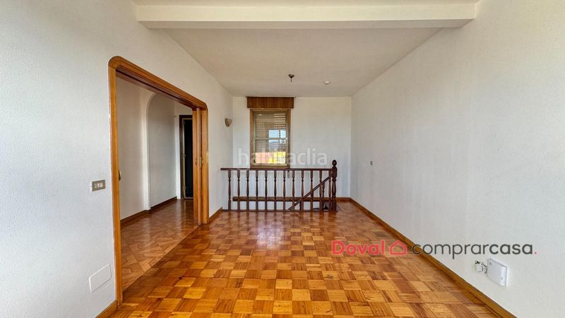Foto 00ba8534-7637-401c-a019-120b5a87d8bf. Casa amb calefacció aparcament a Lavadores Vigo