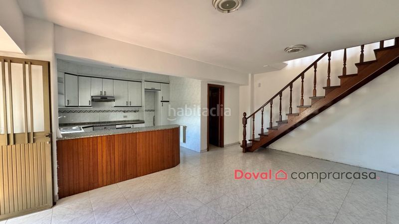 Foto 021ffb95-b040-4139-8f10-245ff9f958f6. Casa amb calefacció aparcament a Lavadores Vigo