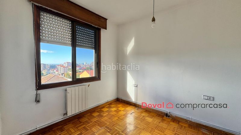 Foto 7648b1f5-34da-426f-afba-204c463a6b81. Casa amb calefacció aparcament a Lavadores Vigo
