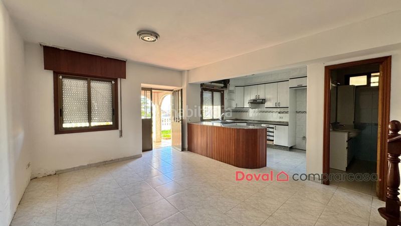 Foto 826f6148-e70c-493f-9207-e7883fd6c9fe. Casa amb calefacció aparcament a Lavadores Vigo