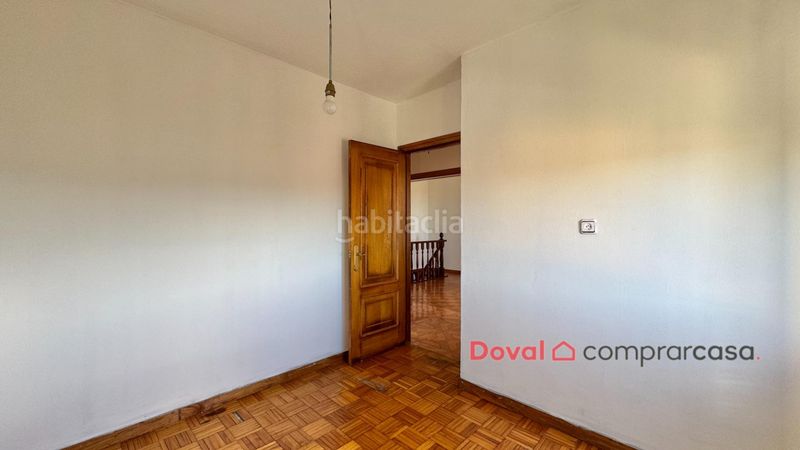 Foto 8bd740b7-08c6-4d25-803d-1de01dc52329. Casa amb calefacció aparcament a Lavadores Vigo