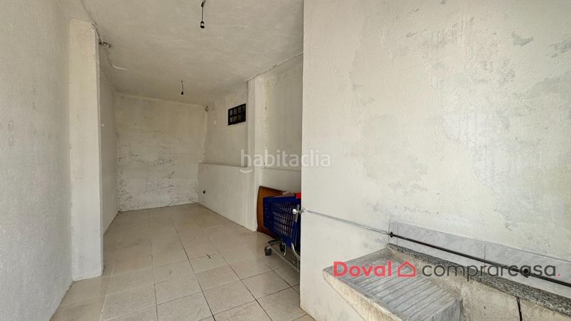 Foto 97f32049-4bfa-40a2-b3c3-12800a8373f0. Casa amb calefacció aparcament a Lavadores Vigo