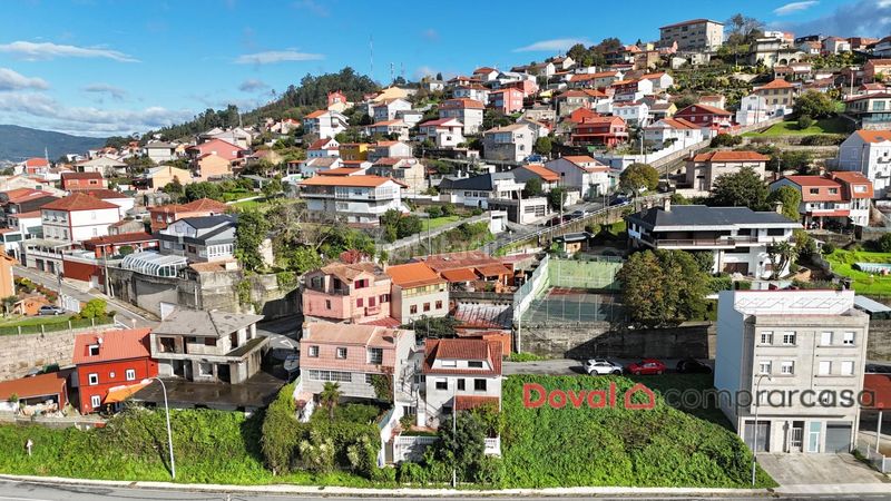 Foto a4361d4b-85df-44e9-b360-8cd704cce900. Casa amb calefacció aparcament a Lavadores Vigo