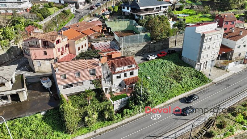 Foto a51f2f5a-11d4-4a41-813e-e0e5c6b1a09d. Casa amb calefacció aparcament a Lavadores Vigo