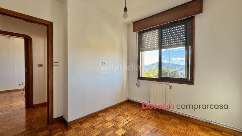 Foto ad48feb9-d9f6-4375-80b7-98e3ac8d1e53. Casa amb calefacció aparcament a Lavadores Vigo