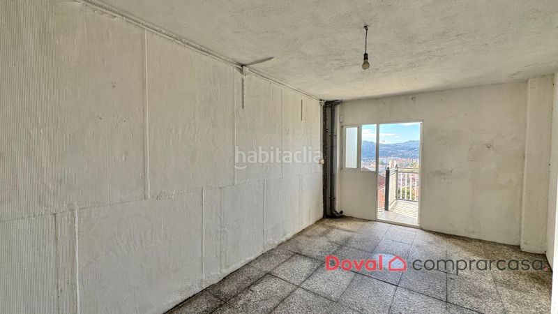 Foto bb871196-83f7-4ce7-822b-7ef103841240. Casa amb calefacció aparcament a Lavadores Vigo