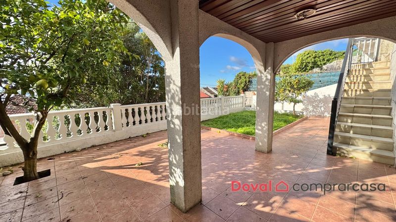 Foto c2314820-d95a-4237-ac8d-046798bcbbb4. Casa a pardavila 63 a Lavadores Vigo
