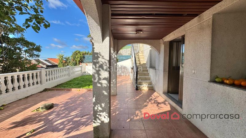 Foto c5f2f2b2-ba55-4b26-b366-662da99555da. Casa amb calefacció aparcament a Lavadores Vigo