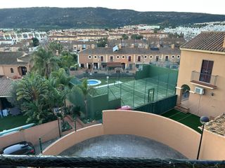 Casa adossada en El Zabal-Santa Margarita. Exclusivo chalet en esquina con apartamento independiente y pisc