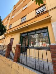 Local Comercial a San Bernabé. Local comercial en venta en urbanización las colinas, algeciras