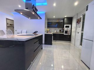 Pis a Pescadores - Saladillo. Ponemos a la venta este estupendo piso en algeciras! dispone de