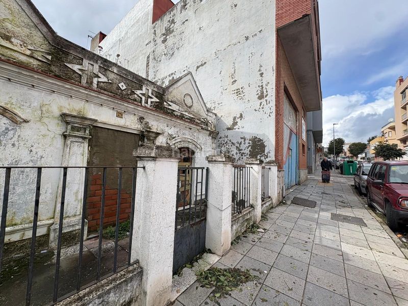 Foto 0dba1538-c4f1-44da-bbca-0b002a7998bf. Terreno residencial casa con parcela cerca del corte inglés. en Algeciras