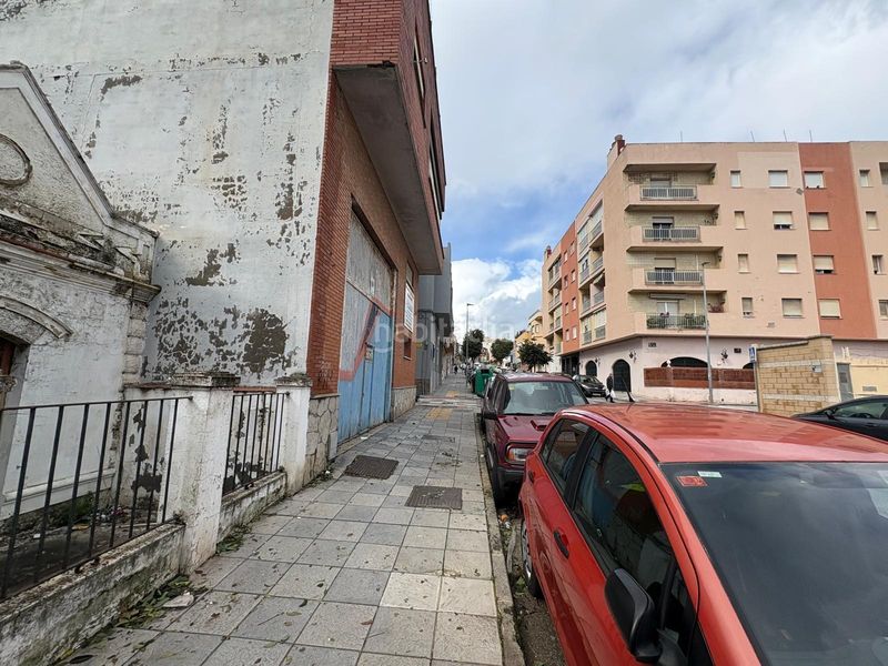 Foto 4c47706f-b9eb-4d47-a86f-ea302c1e647b. Terreno residencial casa con parcela cerca del corte inglés. en Algeciras