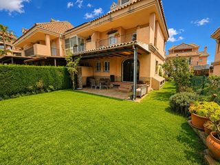 Doppelhaus in La Alcaidesa. Magnífico pareado en la alcaidesa, una de las zonas más exclusiv