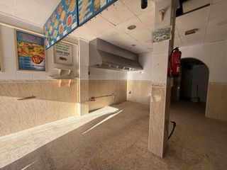 Business premise in Mondejar-Junquillos. Amplio local comercial acondicionado para hostelería