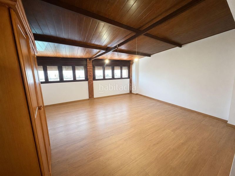 Foto 8b557348-19bc-4221-a280-f1465df55890. Casa amb aparcament a San José-San Bernardo Línea de la Concepción (La)