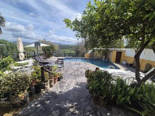 Masia en Jimena de la Frontera. Exclusivo complejo tur�stico con 6 apartamentos totalmente equip