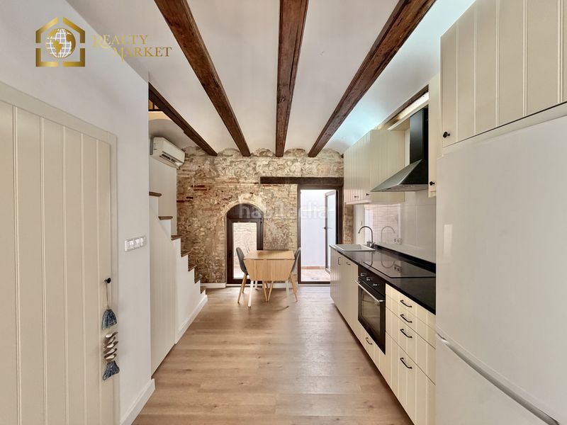 Foto a7592bc0-bb0a-4cdf-8f6c-ace45e732e0b. Casa adossada amb calefacció a El Cabanyal-El Canyamelar Valencia