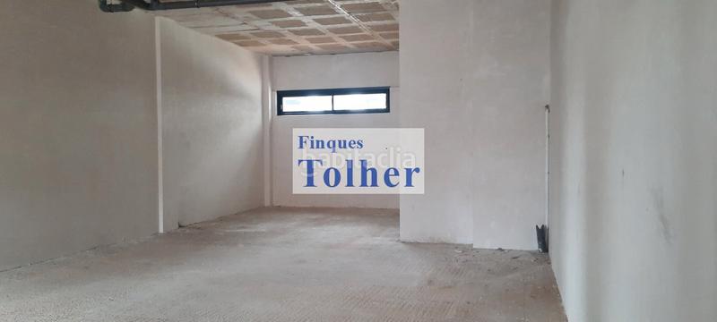 Foto d9337ede-cd9d-4508-8be7-5f8de57bc85d. Location local commercial dans Montgat