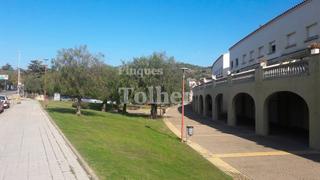 Lloguer Casa aparellada  Plaça josep tarradellas. Casa unifamiliar zona comunitaria