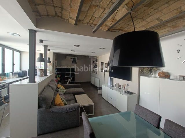 Foto 4eb5dd54-4875-4cfe-9c0d-c4dac196e1c7. Àtic amb calefacció a La Nova Esquerra de l´Eixample Barcelona