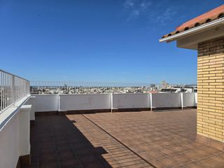 Àtic  Carretera de collblanc. Ático dúplex y esquinero con terraza privada de 120m²