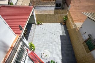 Casa  Carrer del rosari 80. Casa de 3 plantas con terraza en venta en el cabanyal