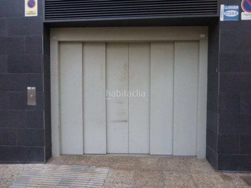 Foto 698c9ff2-8597-477f-ac47-0cced4912c1c. Alquiler parking coche aparcamiento en alquiler en la zona de pericot en Girona