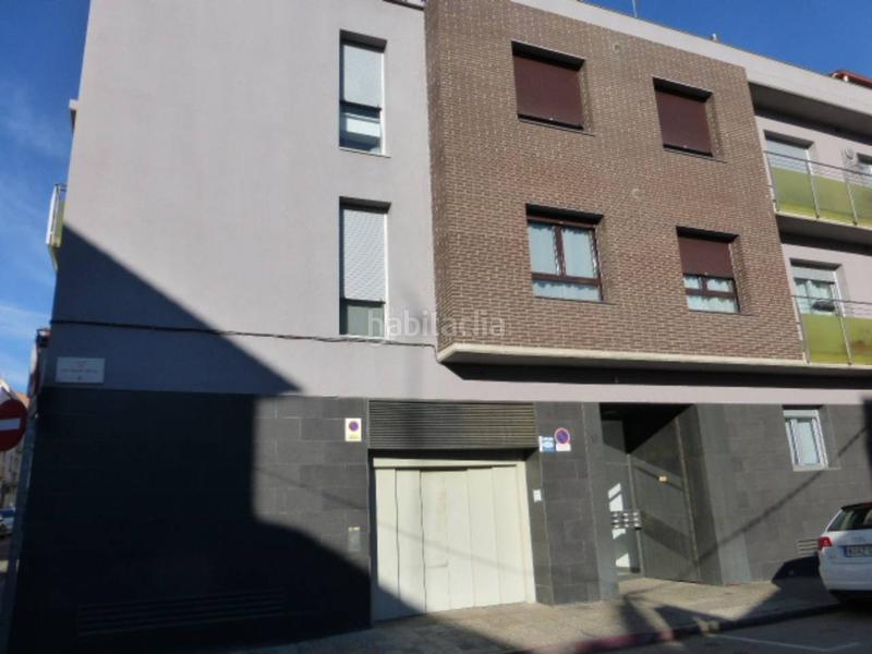 Foto 983a92aa-57ba-4e03-b192-a42d4733c388. Alquiler parking coche aparcamiento en alquiler en la zona de pericot en Girona