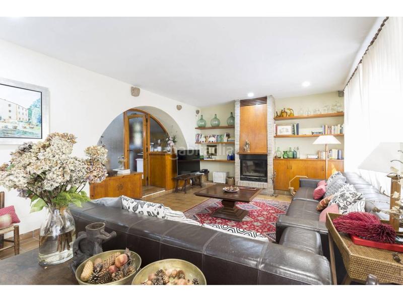 Foto 77377b9d-ccfe-470f-bded-b3dc51af6751. Masía masia en venta en Anglès