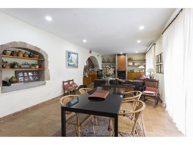 Foto e49bd770-e9fc-421a-992a-95f6243e2876. Masía masia en venta en Anglès