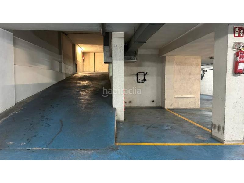 Foto 5d7e906d-628d-426e-b690-0347d8b1b5b4. Parking voiture dans Eixample Sud-Migdia Girona