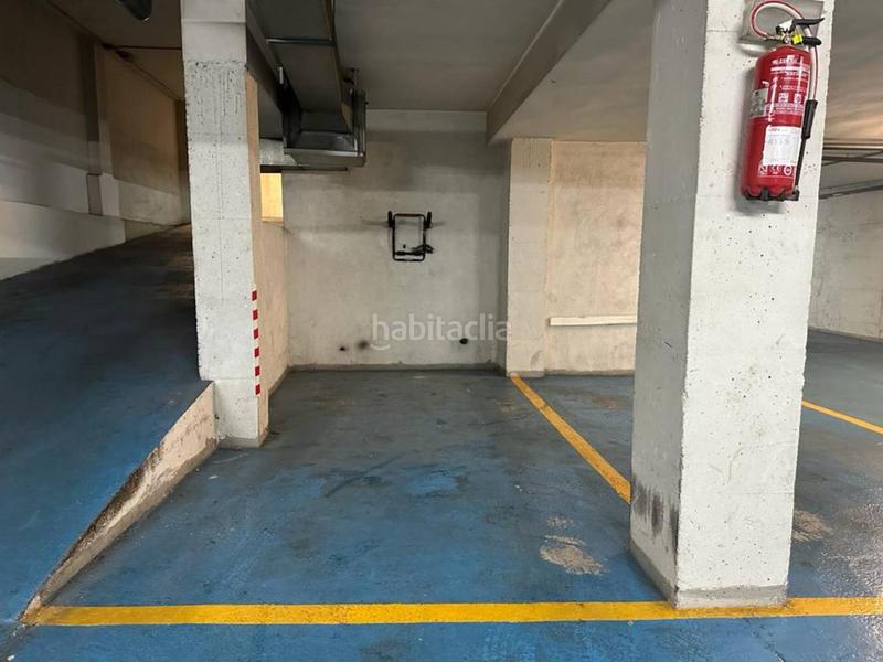 Foto eaf442c6-17b2-4855-9c2c-bf0d6f08bc2b. Parking voiture dans Eixample Sud-Migdia Girona
