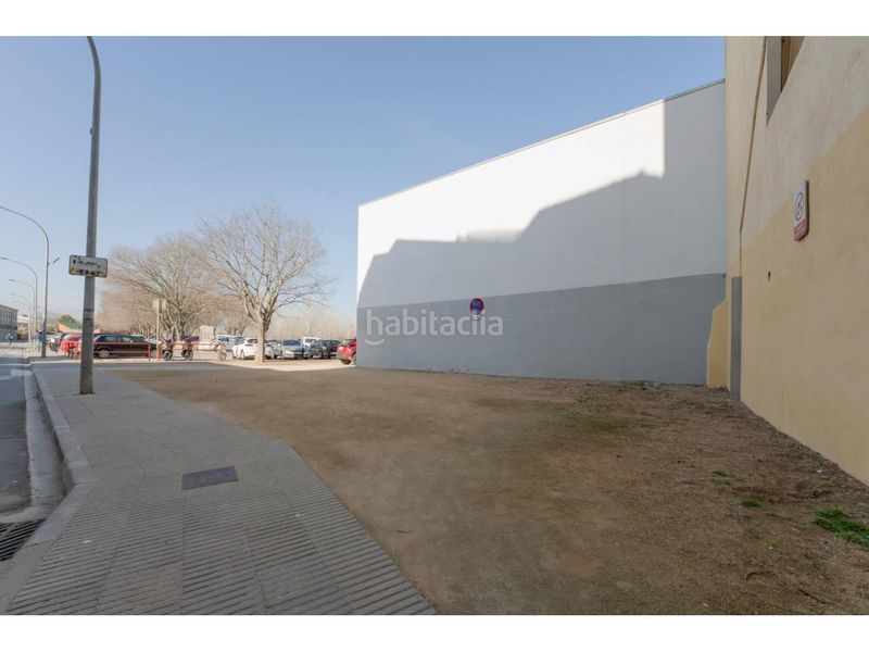 Foto b6c7af9a-e8cc-4e70-9ebb-6aa7f93a9df9. Aparcament cotxe a Barri Vell Salt