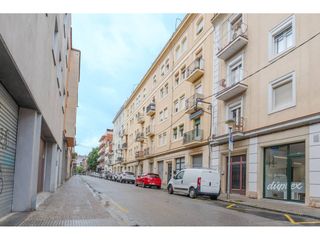 Flat  Calle antic roca. Piso de 4 habitaciones en venta en el eixample